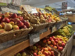 biocoop-grandeur-nature-toulouse-rangueil-rayon-fruits-legumes-bio-1-jpg.webp